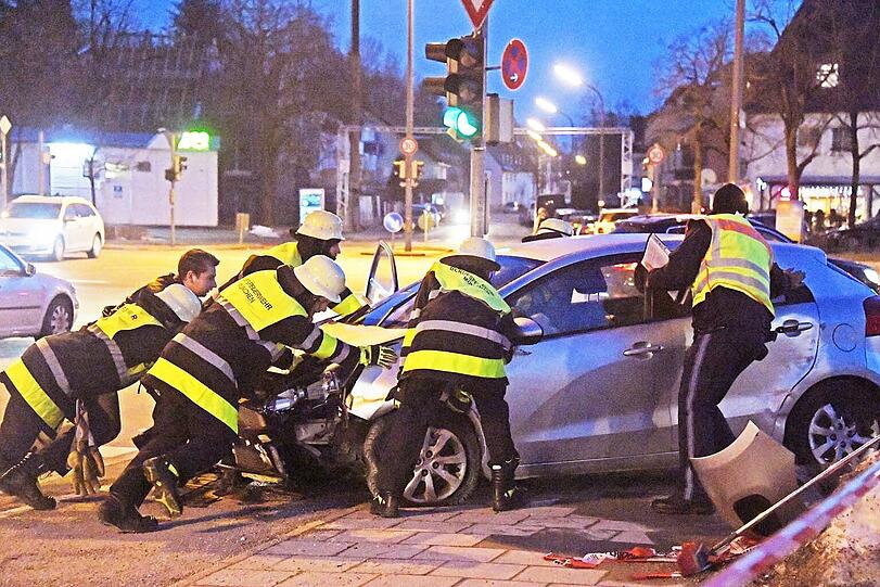 Heftiger Unfall in Berg am Laim. Die Bilder!