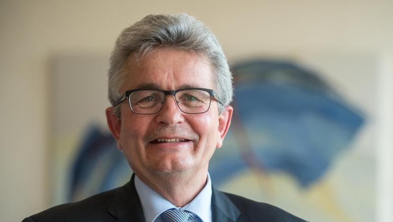 Bertram Brossardt, Hauptgeschäftsführer des Bayerischen Metall- und Elektro-Industrie e.V. Foto: picture alliance / dpa/Archivbild Bertram Brossardt, Hauptgeschäftsführer des Bayerischen Metall- und Elektro-Industrie e.V. Foto: picture alliance / dpa/Archivbild