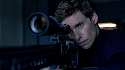 Eddie Redmayne spielt in "The Day of the Jackal" einen Auftragsmörder, der zu den besten seines Fachs gehört.
