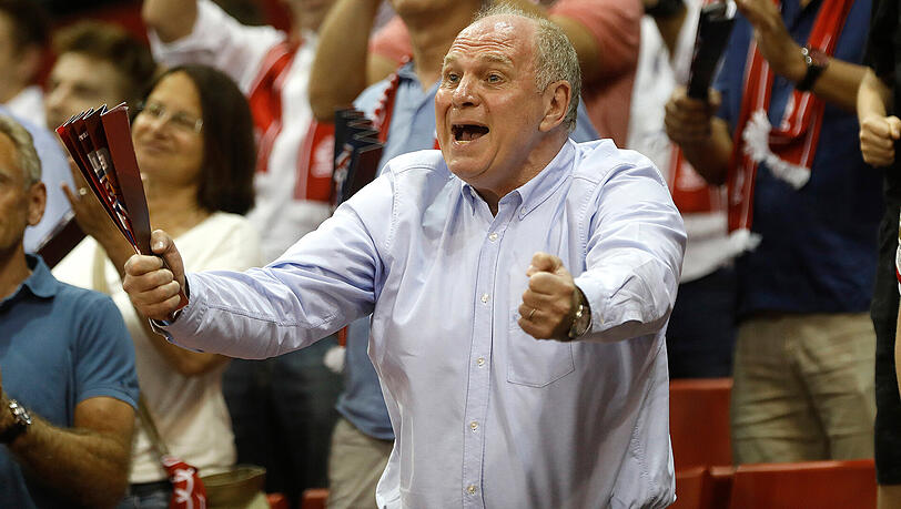 Uli Hoeneß: "Playoff-Basketball ist ein anderer als der während der Saison: Jede Niederlage kann das Aus bedeuten. Dementsprechend hektisch und aggressiv wird von allen Seiten gespielt. Das tut dem Unterhaltungswert extrem gut." Uli Hoeneß: "Playoff-Basketball ist ein anderer als der während der Saison: Jede Niederlage kann das Aus bedeuten. Dementsprechend hektisch und aggressiv wird von allen Seiten gespielt. Das tut dem Unterhaltungswert extrem gut."