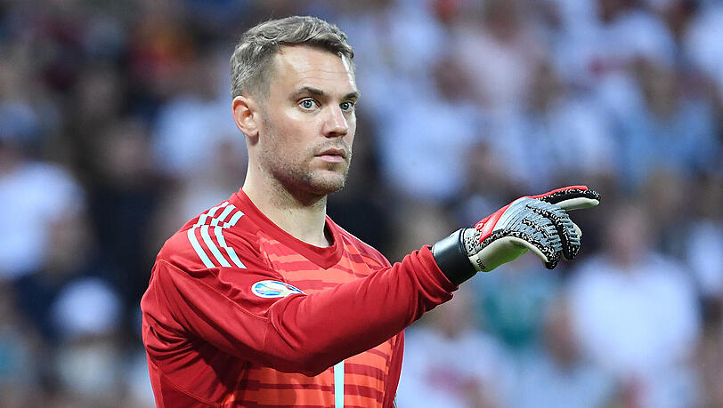 Manuel Neuer (Deutschland): Nach dem öffentlichen Zoff mit seinem Torwartkonkurrenten Marc-Andre ter Stegen durfte dieser beim Freundschaftsspiel gegen Argentinien (2:2) von Beginn an ran. Im EM-Qualifikationsspiel gegen Estland hütete jedoch Neuer wieder das Tor und behielt seine weiße Weste (3:0-Sieg in Tallinn). Manuel Neuer (Deutschland): Nach dem öffentlichen Zoff mit seinem Torwartkonkurrenten Marc-Andre ter Stegen durfte dieser beim Freundschaftsspiel gegen Argentinien (2:2) von Beginn an ran. Im EM-Qualifikationsspiel gegen Estland hütete jedoch Neuer wieder das Tor und behielt seine weiße Weste (3:0-Sieg in Tallinn).