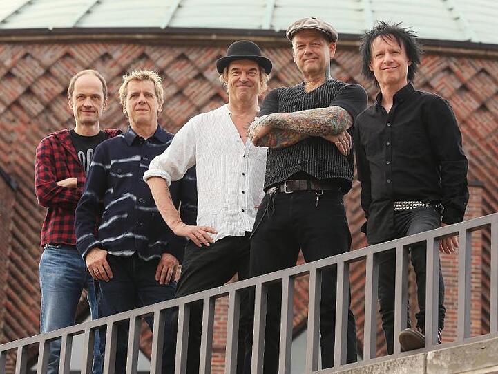 Die Toten Hosen haben in musikalischen Gärten gewildert.