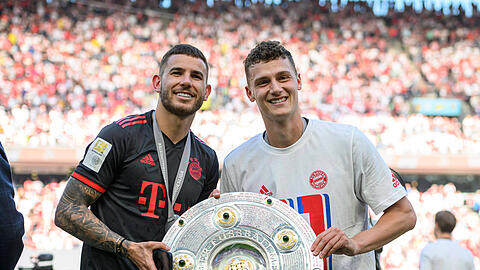 Wohin zieht es Lucas Hernández (l.) und Benjamin Pavard vom FC Bayern?