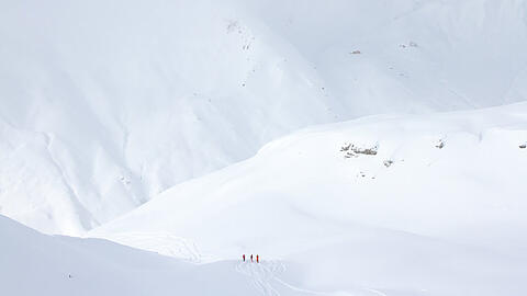 Traumhafte Freeridetouren sind derzeit am Arlberg möglich.