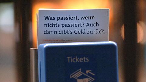 Ein Ticket-Entwerter in der Münchner U-Bahn. Foto: Stephan Jansen/Archivbild