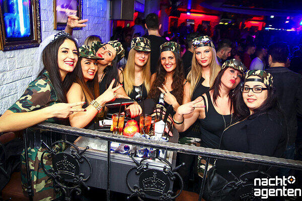 Die besten Party-Bilder vom Samstag. Hier von vom Crown's Club.