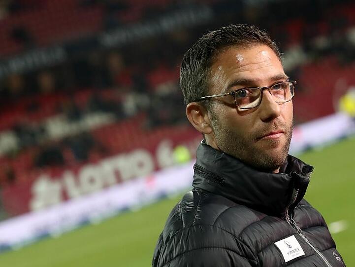 Der Nürnberger Interimstrainer Boris Schommers stellte sein Team auf drei Positionen um.