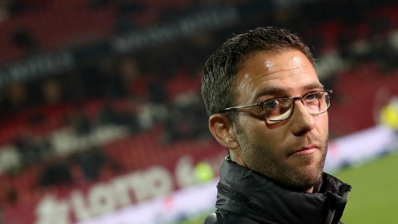 Der Nürnberger Interimstrainer Boris Schommers stellte sein Team auf drei Positionen um. Der Nürnberger Interimstrainer Boris Schommers stellte sein Team auf drei Positionen um.