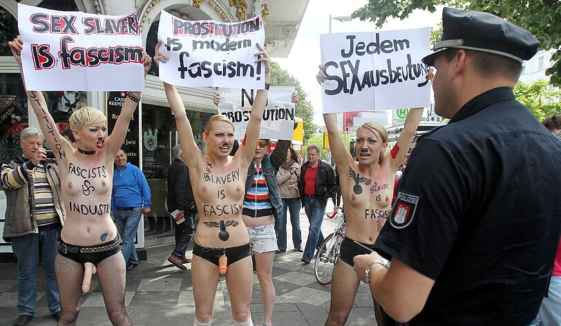 "Sex Slavery is Fascism", steht auf den Plakaten.