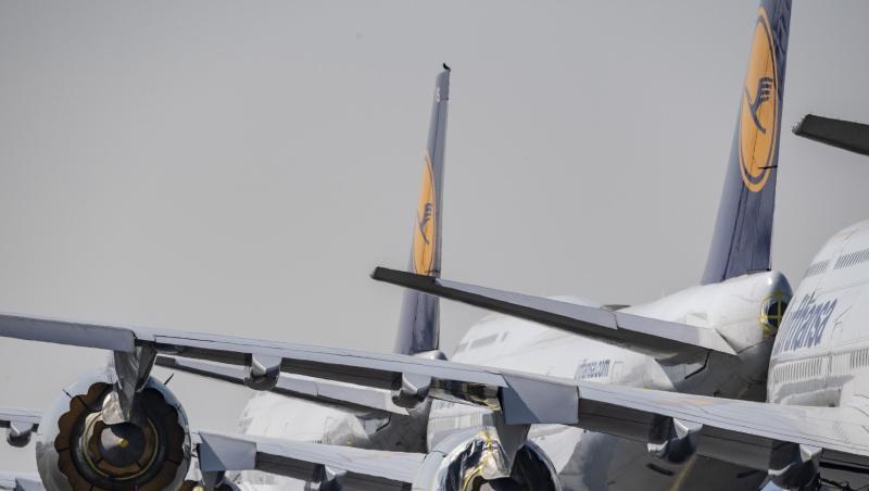Die Bundesregierung berät mit der Lufthansa in der Corona-Krise eine mögliche Staatsbeteiligung. Die Bundesregierung berät mit der Lufthansa in der Corona-Krise eine mögliche Staatsbeteiligung.