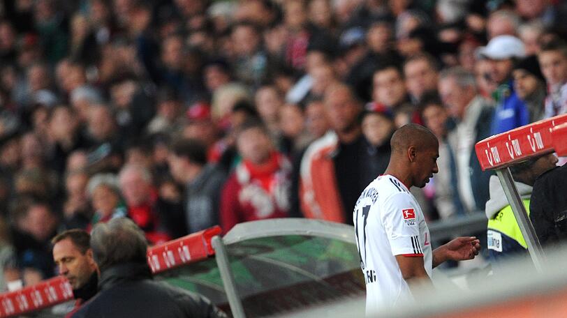 Rot für Boateng: Der Spieler flog gegen Hannover vom Platz