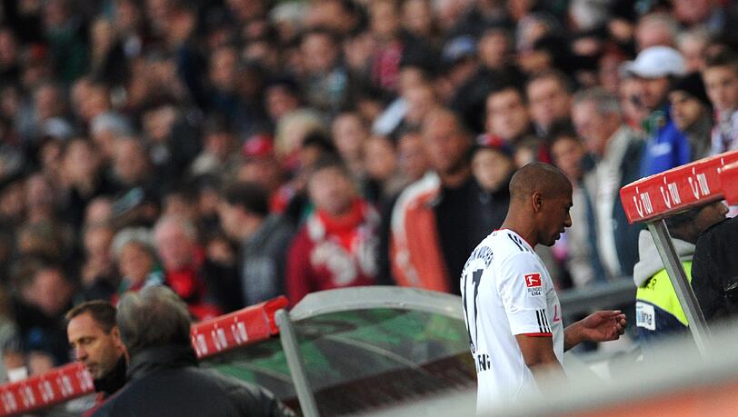 Rot für Boateng: Der Spieler flog gegen Hannover vom Platz Rot für Boateng: Der Spieler flog gegen Hannover vom Platz