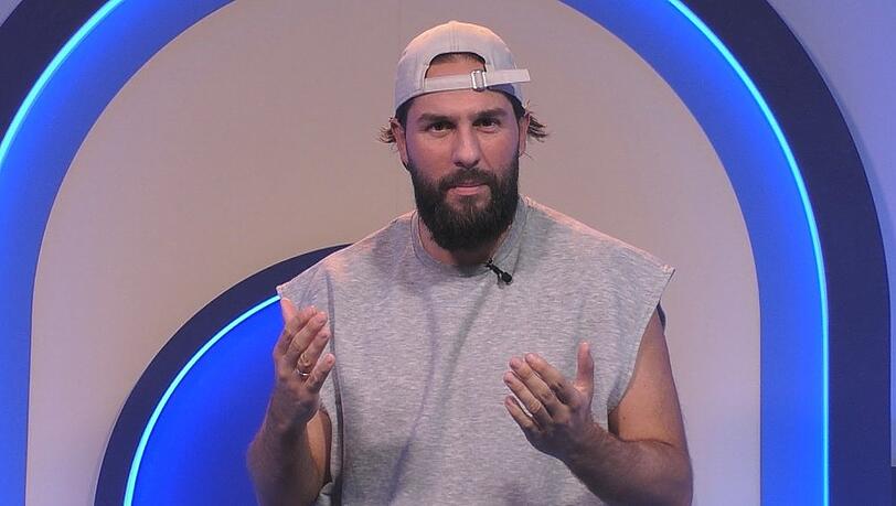 Maurice Dziwak hat sich bei "Promi Big Brother" verletzt. Maurice Dziwak hat sich bei "Promi Big Brother" verletzt.