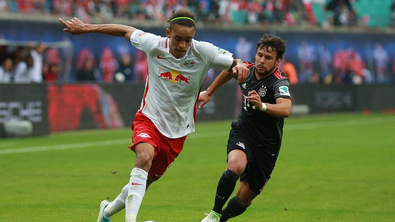 JUAN BERNAT (r.)  NOTE 4:
Ersetzte den eingerückten Alaba auf links. In der Defensive oft zu zaghaft, nicht entschlossen genug. Überfordert. Nach vorne mit teils gefälligen Kombinationen mit Ribéry, jedoch ohne zwingend zu wirken.