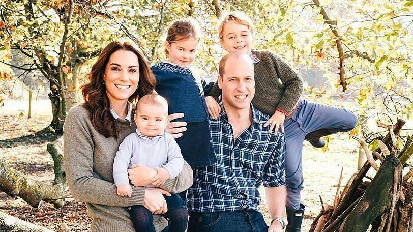 Herzogin Kate und Prinz William mit ihren Kindern Prinz Louis (li.), Prinzessin Charlotte und Prinz George.
