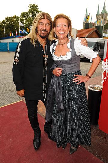 Abi Ofarim, Marie Waldburg