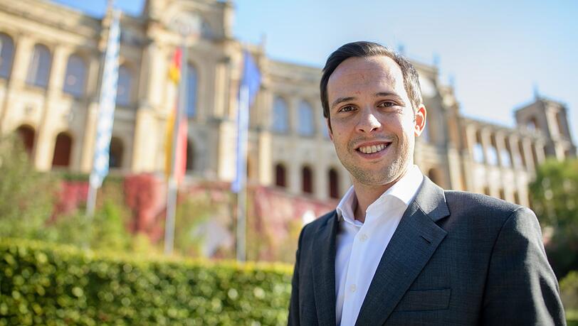 Der Freistaat bleibt Aufgabe Nummer eins: FDP-Fraktionschef Martin Hagen vor dem Maximilianeum. Der Freistaat bleibt Aufgabe Nummer eins: FDP-Fraktionschef Martin Hagen vor dem Maximilianeum.