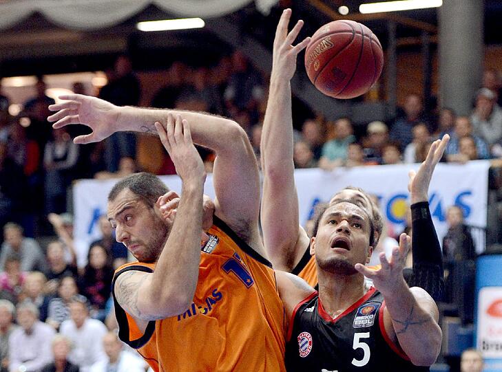 Derzeit einer von Bayerns Besten - Forward Chevon Troutman (rechts).