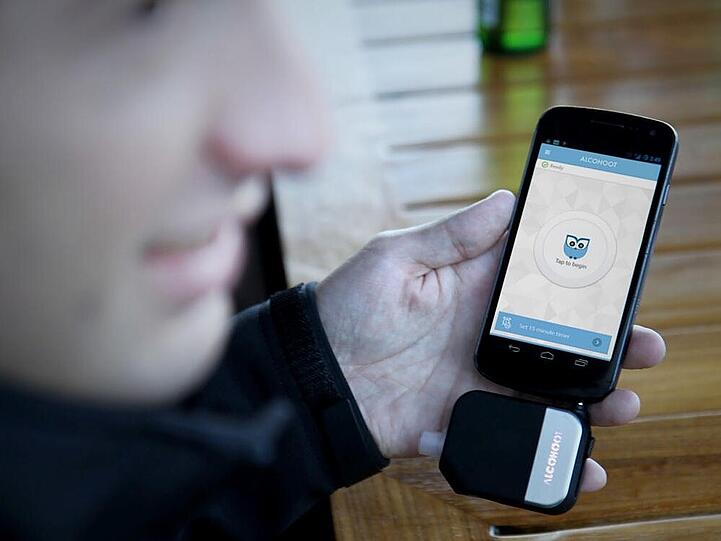 Das Smartphone wird zum Promille-Testgerät