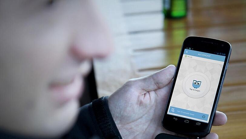 Mit "Alcohoot" können Sie Ihren Atemalkohol mittels Smartphone ermitteln Mit "Alcohoot" können Sie Ihren Atemalkohol mittels Smartphone ermitteln