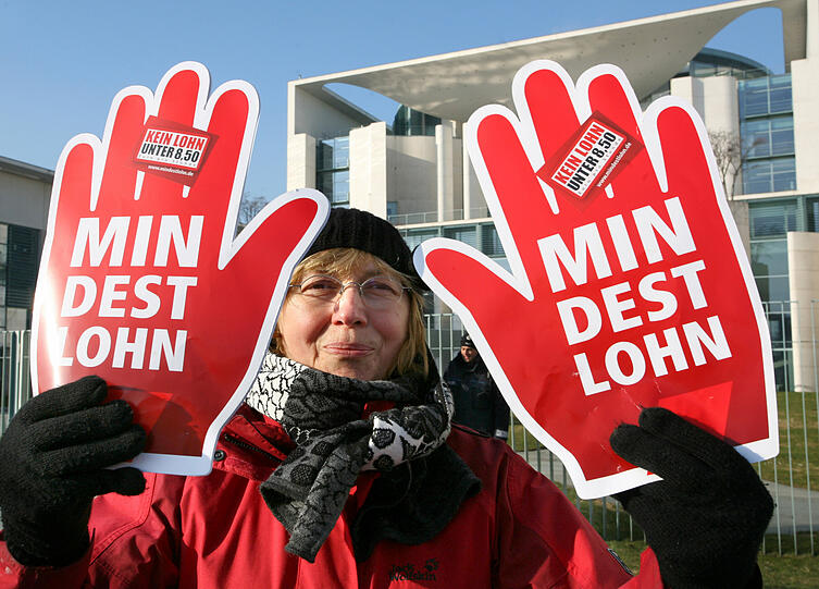 Bei hunderten Protest-Aktionen demonstrierten die Gewerkschaftler für Mindestlöhne.