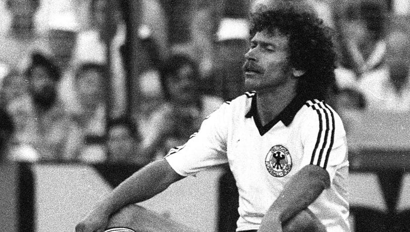 Comeback mit Frust-Ende II: Paul Breitner 1982. Comeback mit Frust-Ende II: Paul Breitner 1982.