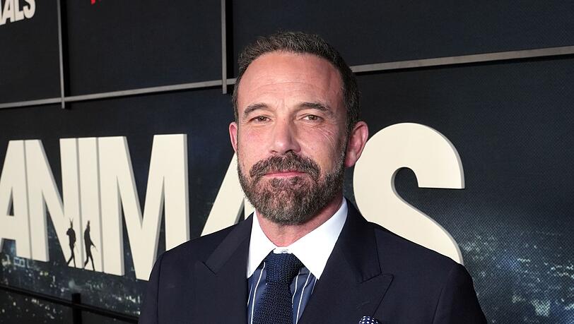 Ben Affleck spielt im neuen Netflix-Thriller "Animals" nicht nur die Hauptrolle, sondern zeichnet auch als Regisseur verantwortlich. Ben Affleck spielt im neuen Netflix-Thriller "Animals" nicht nur die Hauptrolle, sondern zeichnet auch als Regisseur verantwortlich.