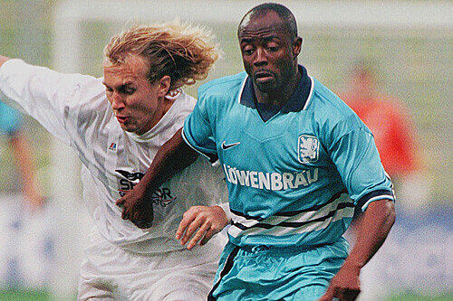 Abedi Pele im Dress des TSV 1860.