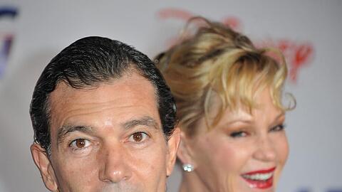 Sie kleidet ihn ein: Antonio Banderas mit Ehefrau Melanie Griffith