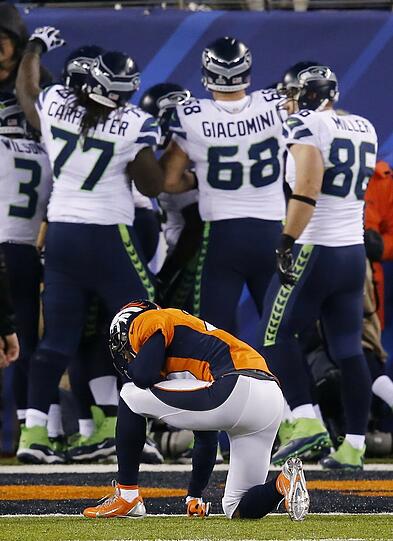 Nach dem Sieg gab es für die Seahawks kein Halten mehr. Die Bilder von der Siegerehrung.