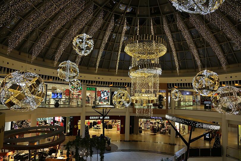 Das pep setzt in der Adventszeit mehr denn je auf eine angenehme und stimmungsvolle Atmosphäre, dafür sorgt auch die geschmackvolle, funkelnde Weihnachtsdekoration.