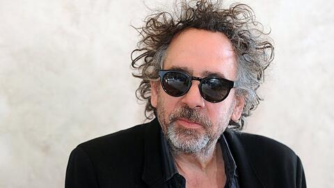 Tim Burton ist Drehbuchautor, Regisseur und Zeichner.