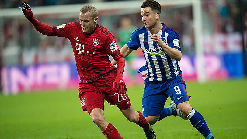 Sebastian Rode (links) im Duell mit dem Herthaner Alexander Baumjohann. Sebastian Rode (links) im Duell mit dem Herthaner Alexander Baumjohann.