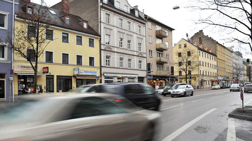 Autos auf der Rosenheimer Straße: Bald gilt hier Tempo 30.