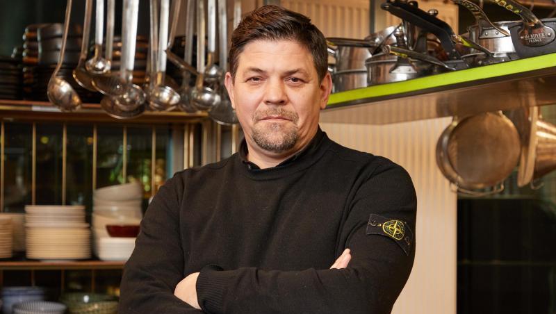 Der Hamburger Fernsehkoch Tim Mälzer berichtet in einer TV-Sendung über den unterirdischen Umgang in der Sternegastronomie.