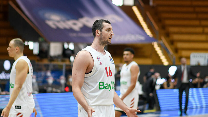 Ratlos: Paul Zipser angesichts der deutlichen Pleite im dritten Spiel gegen Crailsheim.