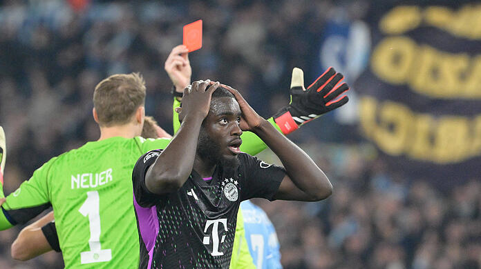 Dayot Upamecano flog gegen Lazio Rom vom Platz und sah sich danach einem rassistischen Shitstorm ausgesetzt.