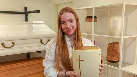 Mia Fleischer ist Münchens jüngste Bestatterin.