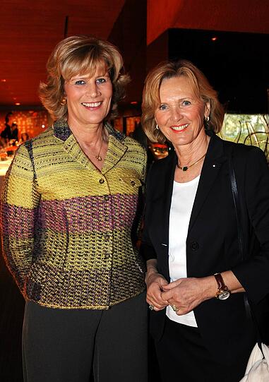 Fröhlich: Claudia Reinbold und Josefa Inselkammer (r.).