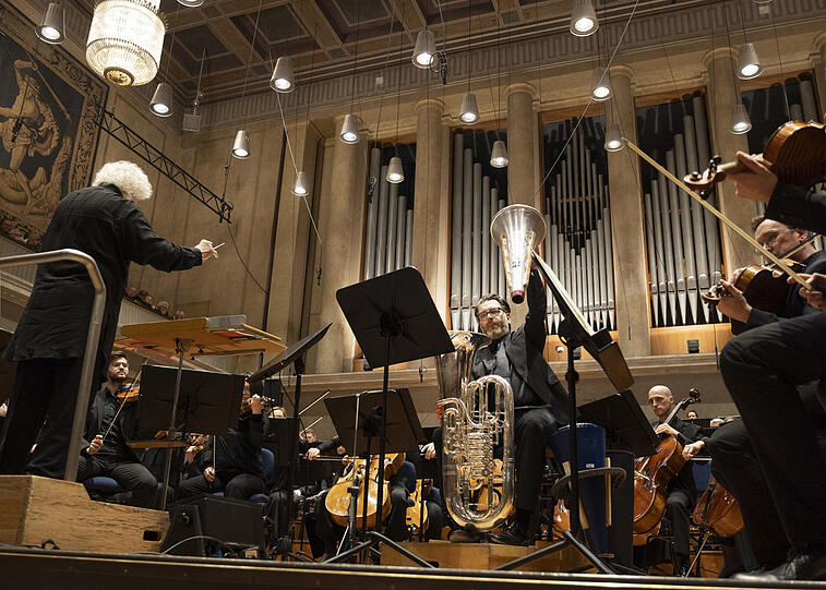 Simon Rattle und der Tubist Stefan Tischler