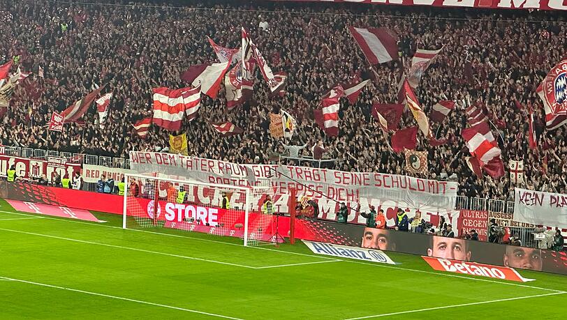 Sprechen sich gegen eine Hospitanz von Jérôme Boateng aus: die Ultras des FC Bayern.