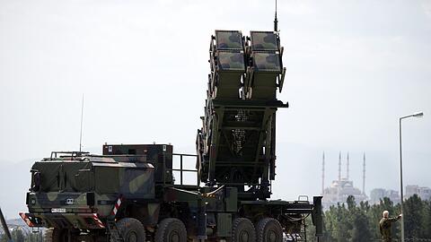 Zur Raketenabwehr der Nato geh&ouml;ren unter anderem solche Patriot-Systeme. (Symbolbild)