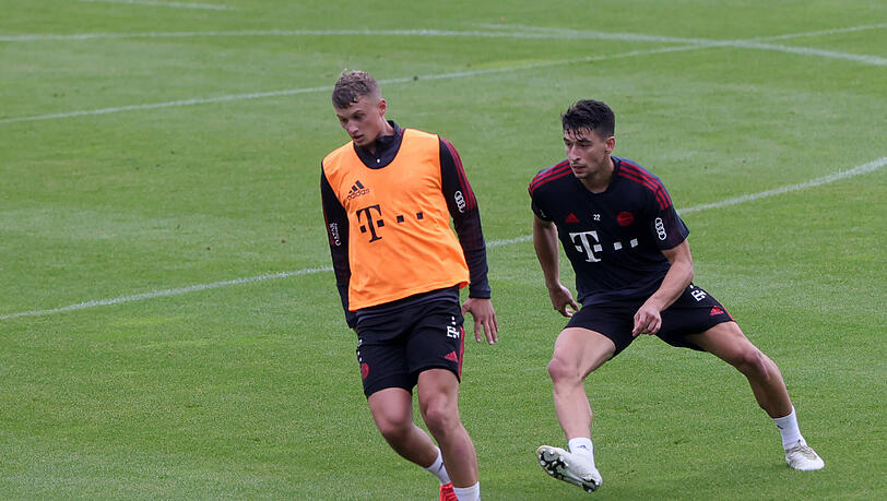 Haben kaum eine Perspektive beim FC Bayern: Michael Cuisance (li.) und Marc Roca.
