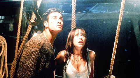 Wir wissen, was Freddie Prinze Jr. nächsten Sommer tut. Bei Jennifer Love Hewitt ist die Lage noch nicht sicher.