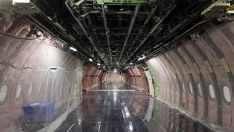 Ein Airbus A350 kurz vor der Fertigstellung im Werk Toulouse.Ein Airbus A350 kurz vor der Fertigstellung im Werk Toulouse. Ein Airbus A350 kurz vor der Fertigstellung im Werk Toulouse.Ein Airbus A350 kurz vor der Fertigstellung im Werk Toulouse.
