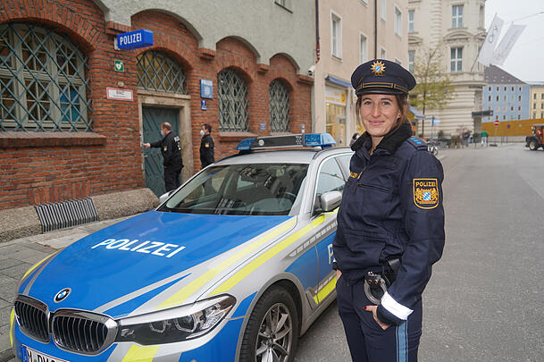 Magdalena Sixt kann Weihnachten heuer zum ersten Mal seit Langem mit ihren Großeltern verbringen. Dafür muss sie in der Silvesternacht wieder arbeiten.