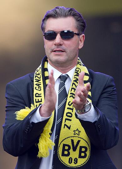 Michael Zorc (Manager Borussia Dortmund): `Mir steht es nicht 
zu, die Personalpolitik von Bayern München zu kommentieren. Es ist 
natürlich sehr viel Geld. Einen Transfer von 40 Millionen Euro zu 
Borussia Dortmund sehe ich nicht heute &ndash; und auch nicht in den 
nächsten Jahren."