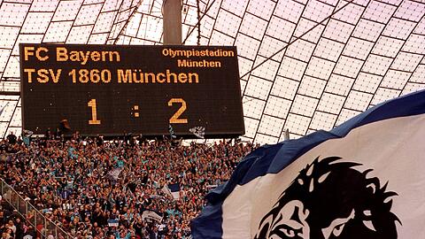1999/2000 gelangen dem TSV 1860 erstmals beide Derbysiege gegen den FC Bayern innerhalb einer Saison.