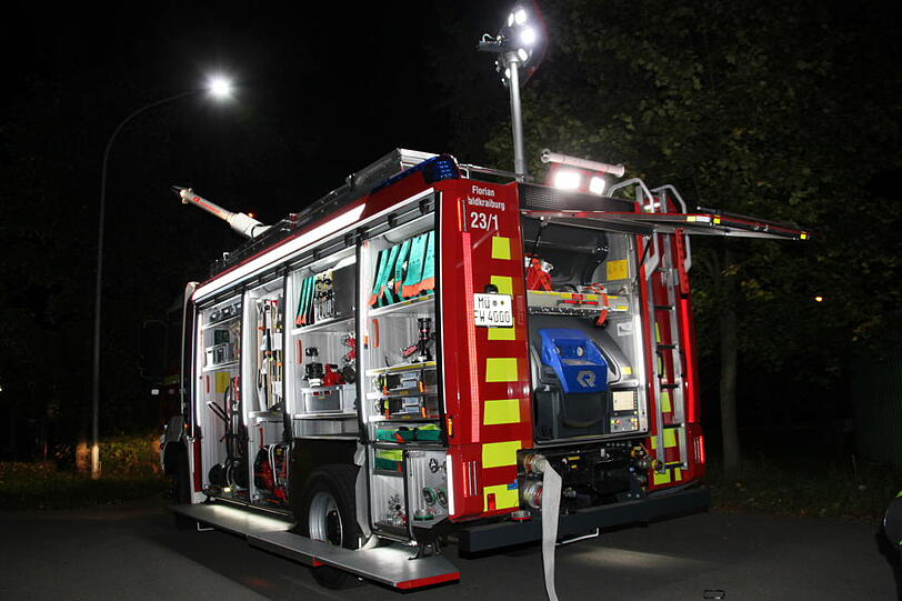 Großübung der Feuerwehr in einem Chemiewerk. Die spektakulären Bilder.