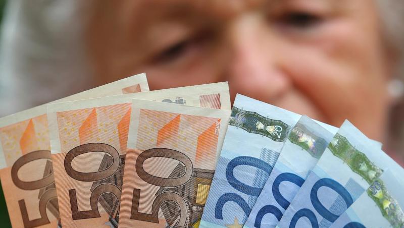 Viele Betriebsrentner warten weiter auf die seit Jahresanfang geltende Entlastung bei den Sozialbeiträgen. Viele Betriebsrentner warten weiter auf die seit Jahresanfang geltende Entlastung bei den Sozialbeiträgen.